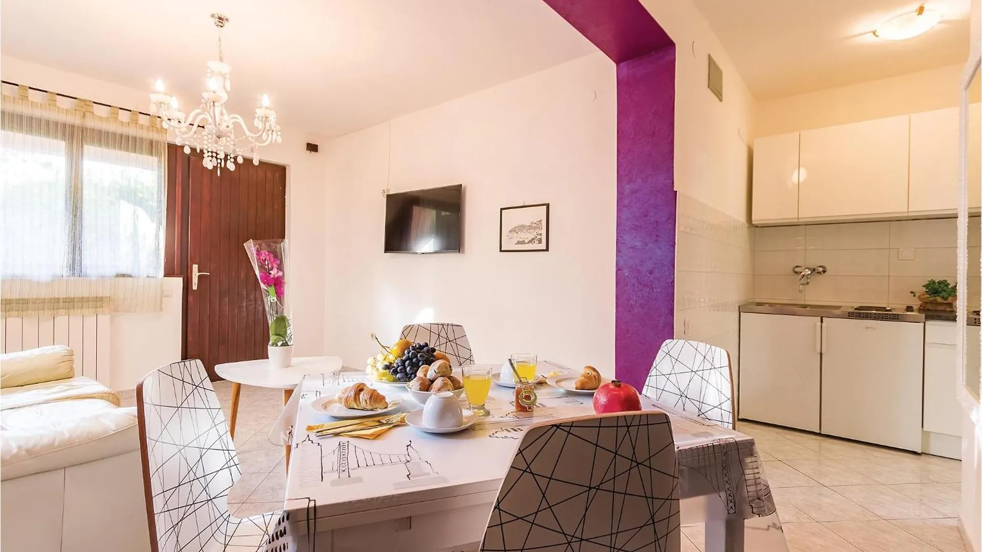 Lovely Apartment In Pula With Wifi