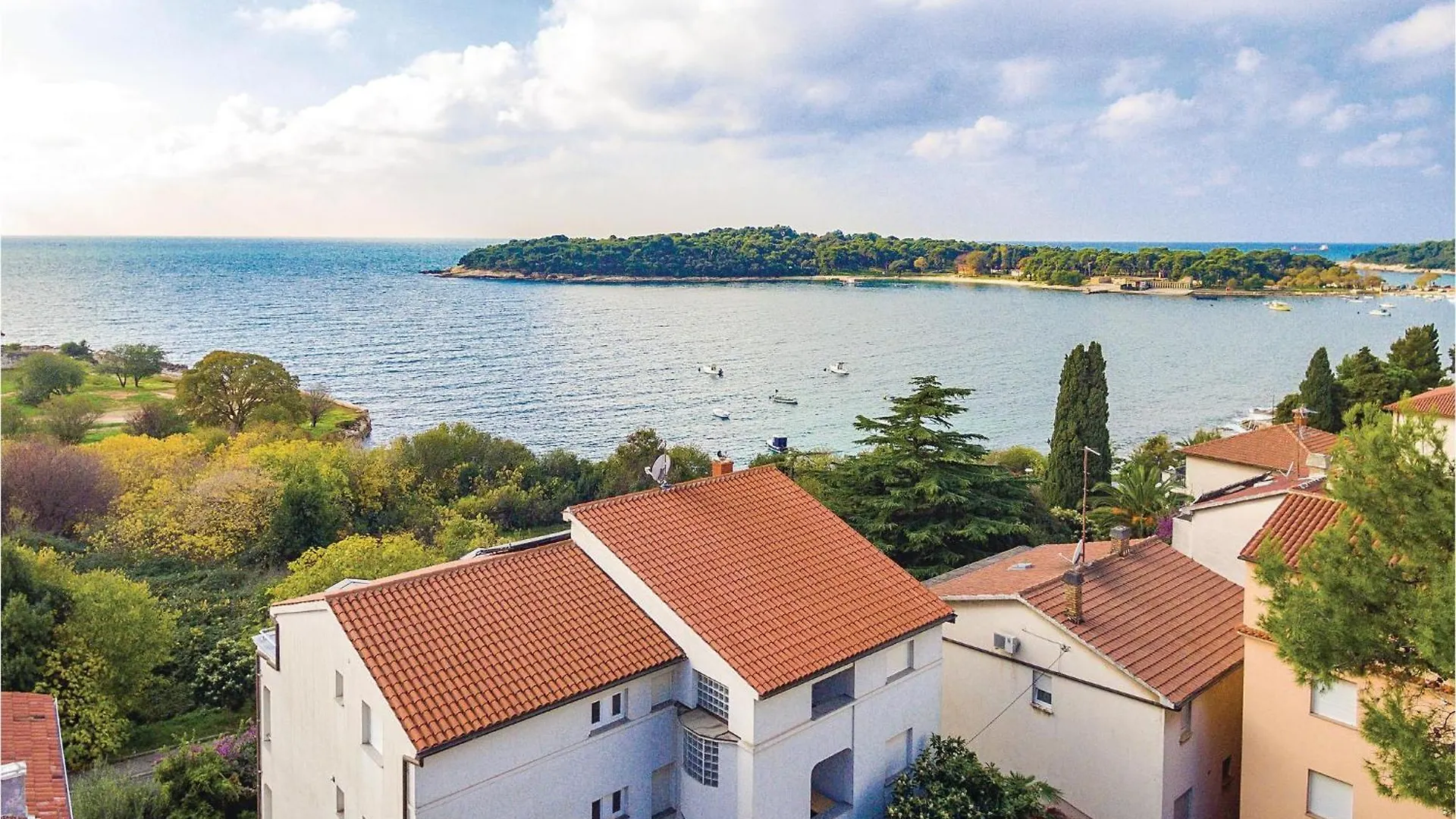 Lovely Apartment In Pula With Wifi